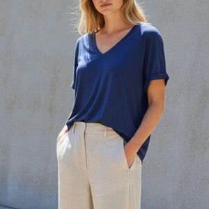 Tommy Bahama Resortwear Clean Girl Normcore Kauai Navy Tee Shirt